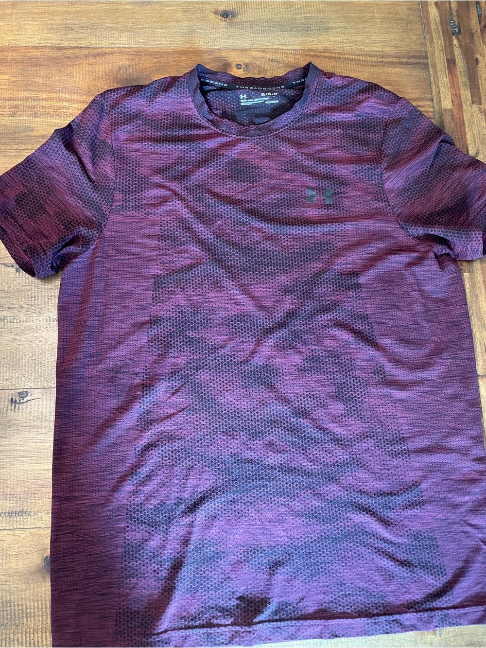 Under armour shirt - Picture 1 of 2